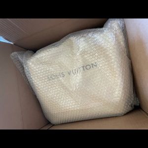 Louis Vuitton Buyer - Akallison148